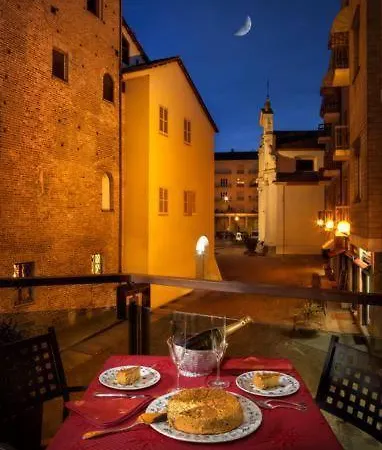 Balconi Di Cavour-cavour Center Alba (Piedmont)